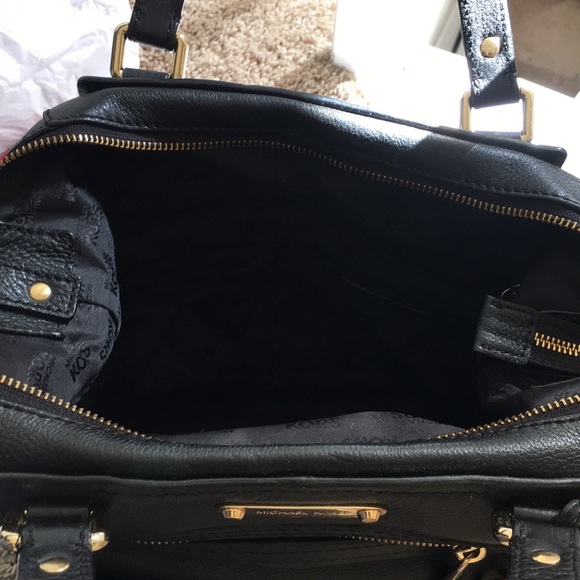 Michael Kors black purse - Picture 2 of 3